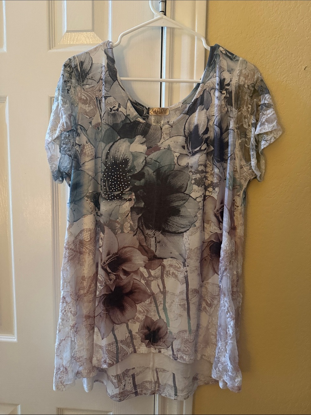 Lavish Floral Lace Short Sleeve Tunic in Blue, Gray, Cream, Brown